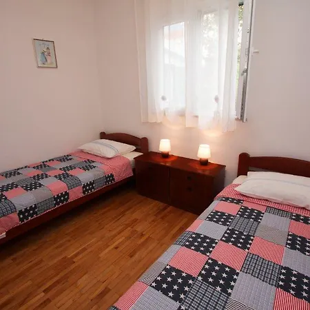 Apartment Miljenko Tomic Splitska Exterior photo